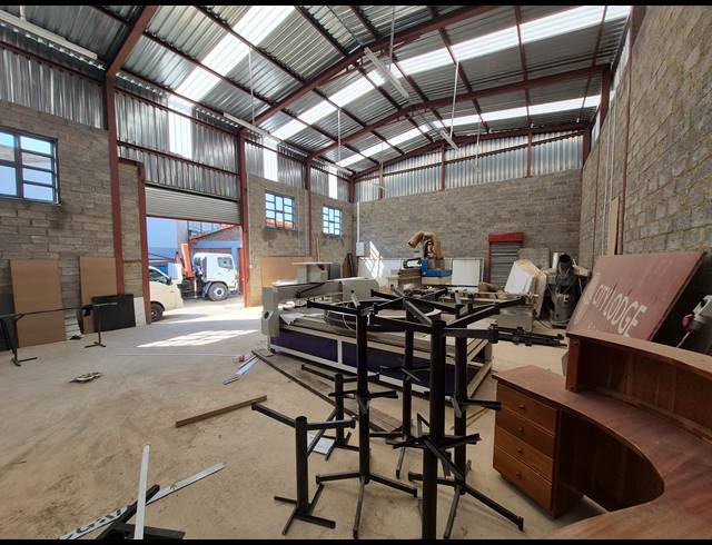 1,000M² WAREHOUSE FOR SALE IN BENROSE